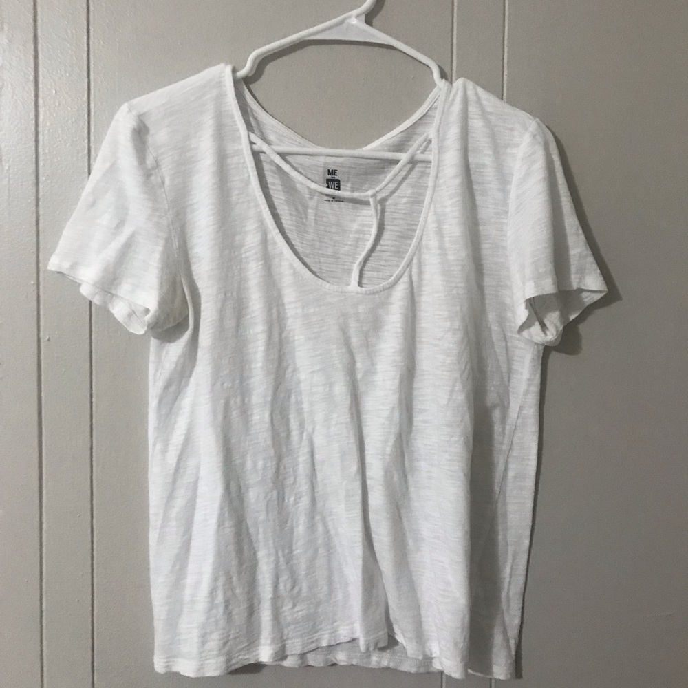 White t-shirt with strappy front